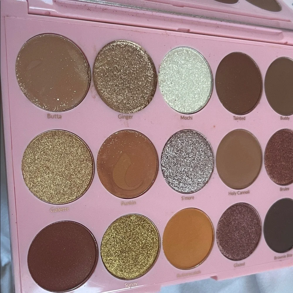Kimchi Chic Beauty Eyeshadow Palette - Warm Neutrals and Golds The Happy Palette